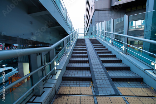 【東京都】渋谷東口ペデストリアンデッキの階段【2020】