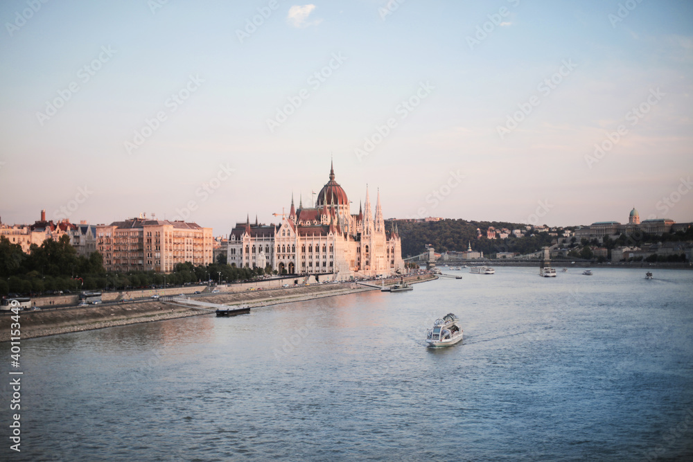 Fototapeta premium Beautiful city of budapest with the view of the Danube river