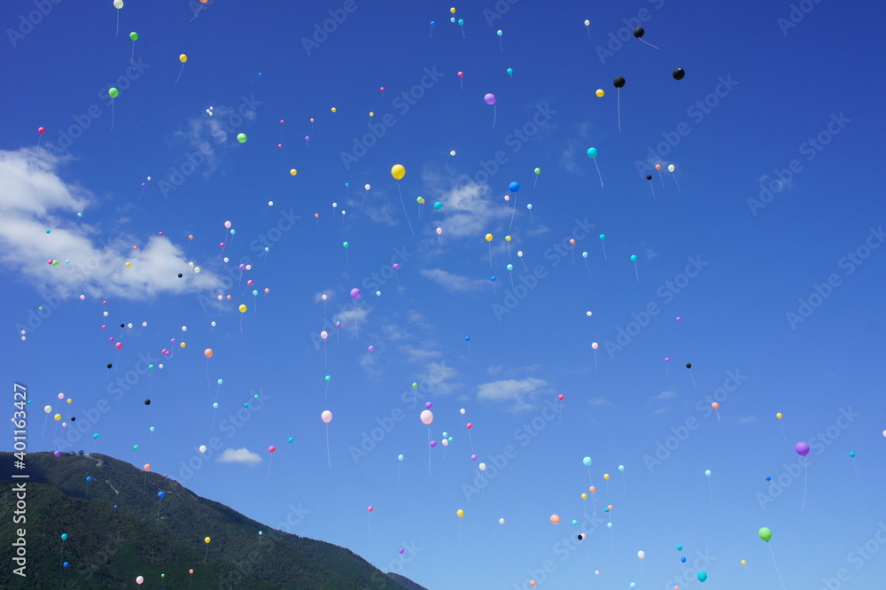 青空に風船 (balloon,blue sky,cloud,event) 青空に風船 (balloon,blue sky,cloud,event)