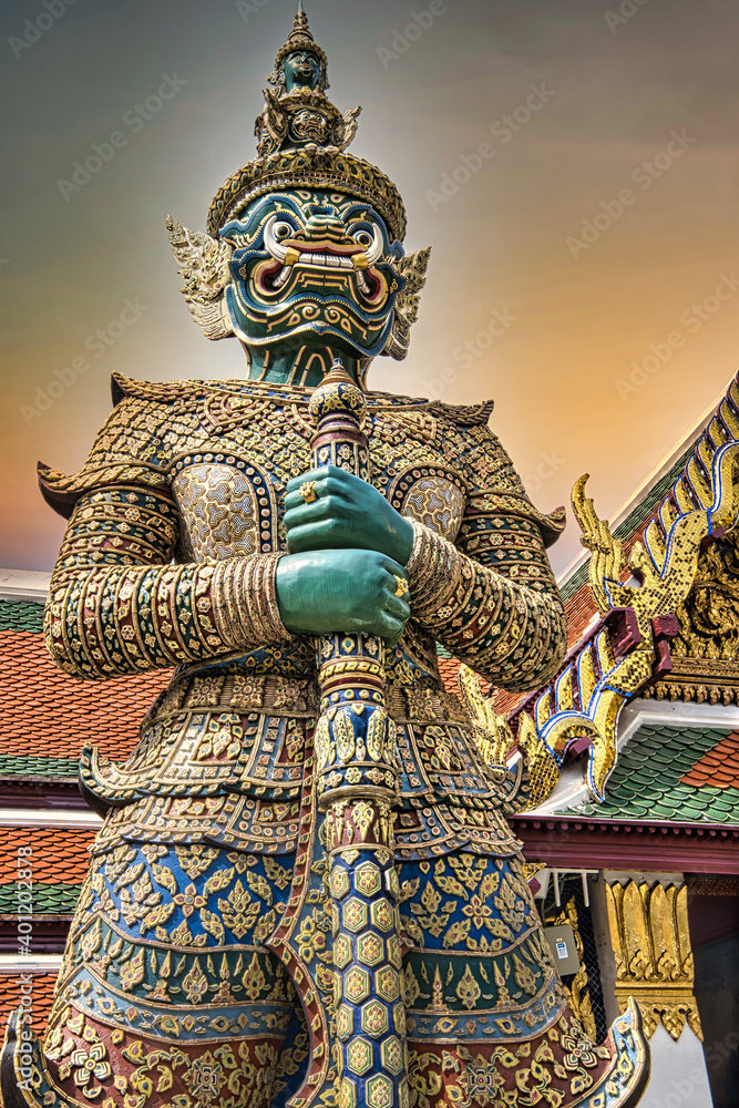 Fototapeta premium giant statue in grand palace city of Bangkok