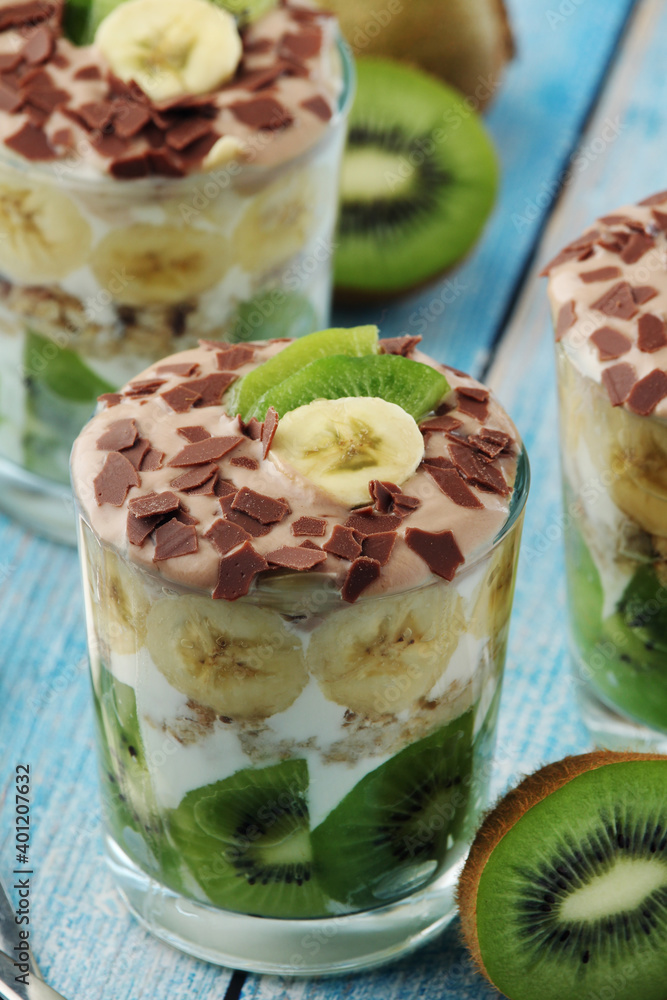 Trifle desserts with bananas, kiwi and yogurt Trifle desserts with bananas, kiwi and yogurt