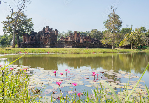 Prasat Pueai Noi