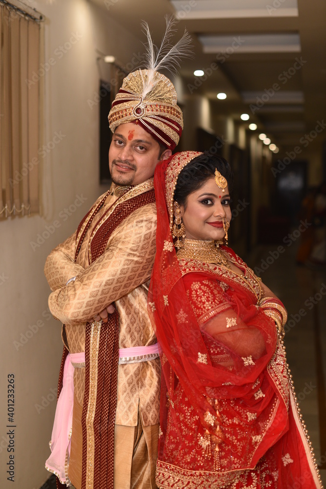 Beautiful Smiling Indian Bride Posing Jewelry Stock Photo 1101304442 |  Shutterstock