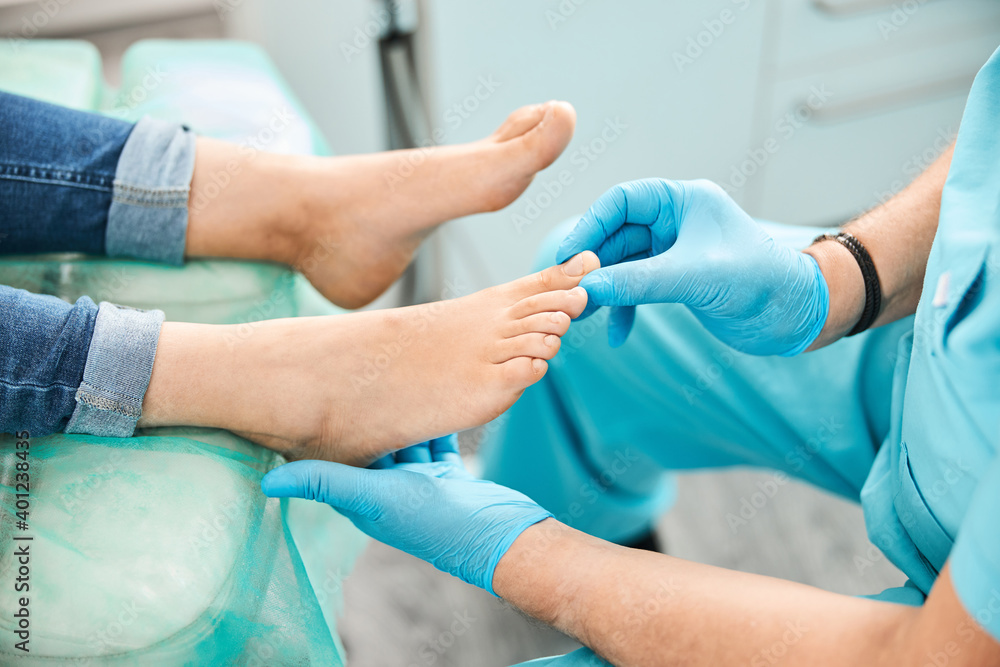 Painful problems with an ingrown nail solved with a special VHO clamp Painful problems with an ingrown nail solved with a special VHO clamp