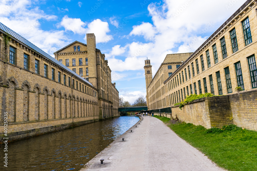 Saltaire canal