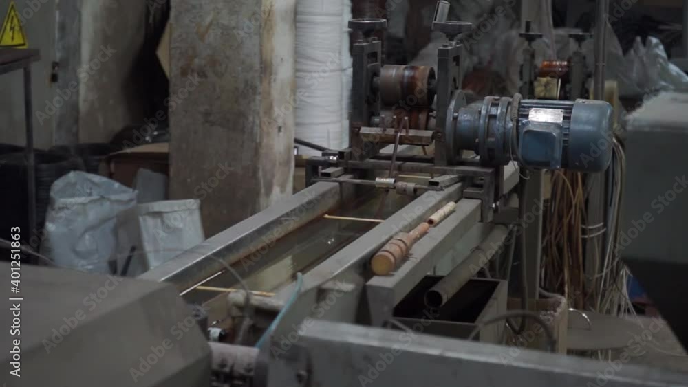 Extruder, a machine for softening (plasticizing) materials and shaping them by pressing
through a profiling tool, artificial rattan, synthetic rattan, or polyrotang — synthetic fiber, a substitute for Extruder, a machine for softening (plasticizing) materials and shaping them by pressing
through a profiling tool, artificial rattan, synthetic rattan, or polyrotang — synthetic fiber, a substitute for