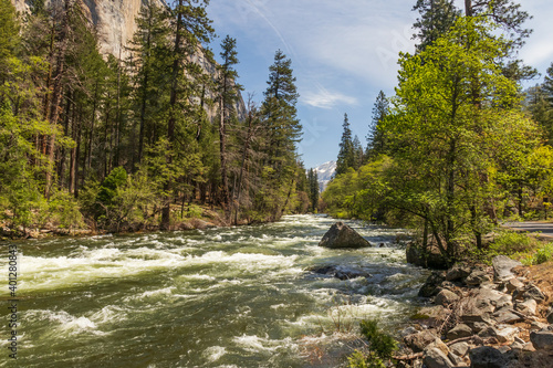 Merced River flowing through Yosemite Valley, Yosemite National Park, California, USA