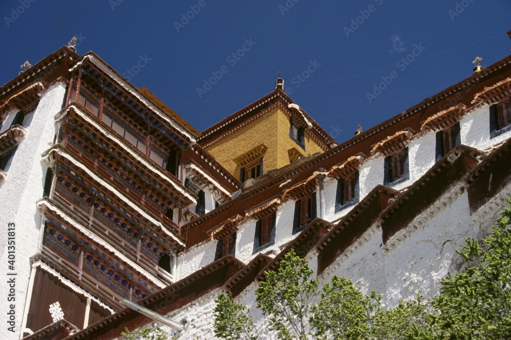 Obraz premium Close up of Potala Palace with white wall and steps in Lhasa, Tibet, China.