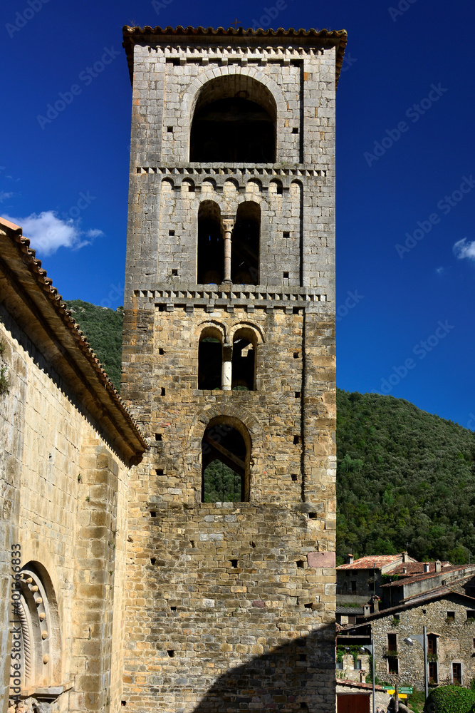 Rincones y localizaciones del pueblo rustico de montaña de Beget, en la comarca del Ripollés, provincia de Girona, en el nororeste de Catalunya
