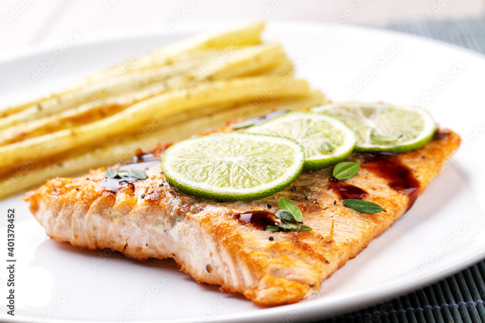 Salmon Fillet with Asparagus, Lime and Balsamic Sauce Salmon Fillet with Asparagus, Lime and Balsamic Sauce
