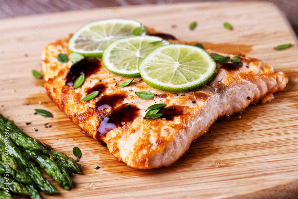 Salmon Fillet with Asparagus, Lime and Balsamic Sauce Salmon Fillet with Asparagus, Lime and Balsamic Sauce