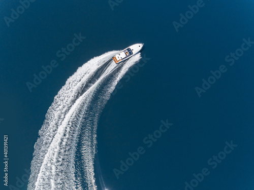Obraz na płótnie Aerial view of speed boat. w salonie