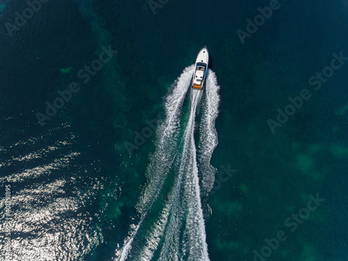 Obraz na płótnie Aerial view of speed boat. w salonie