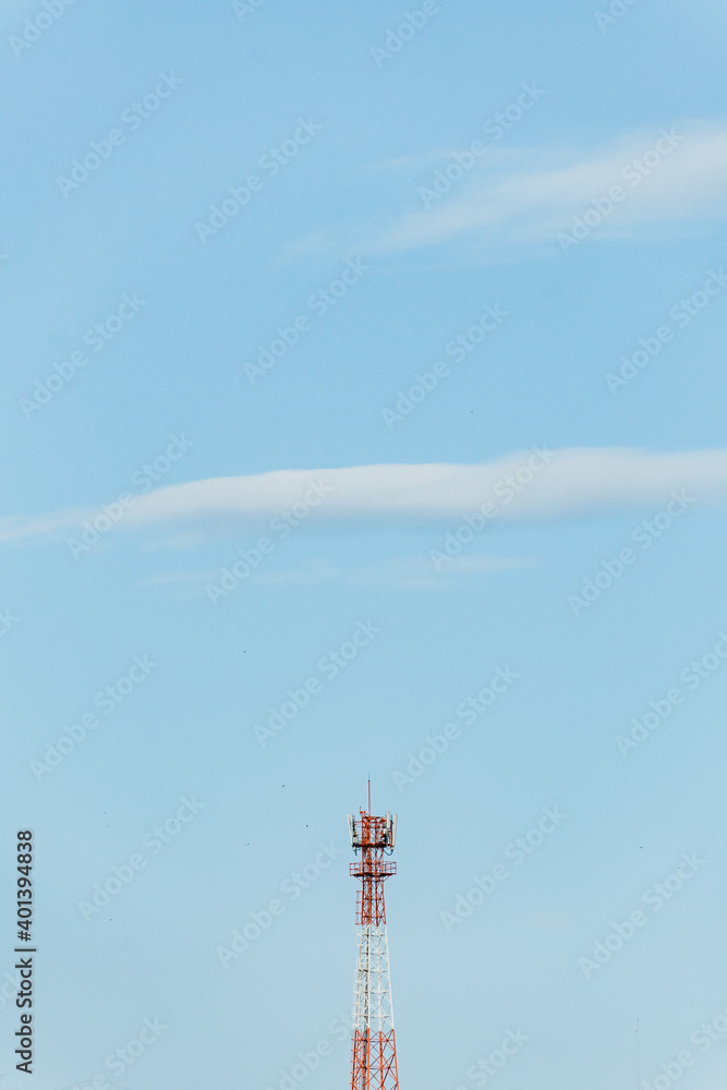 Obraz premium radar tower in the sky