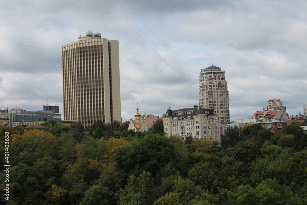 Fototapeta premium Modern and old buildings near Andriivsʹky descent in Kiev, Ukraine