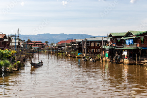 Village flottant sur le lac Inle, Myanmar