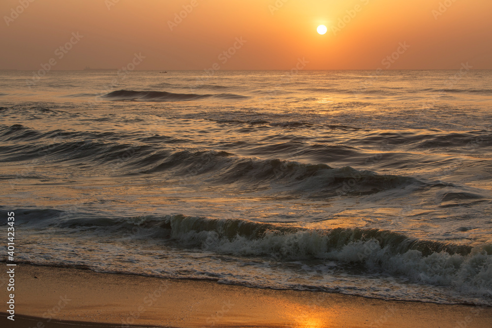 Fototapeta premium sunrise over the sea