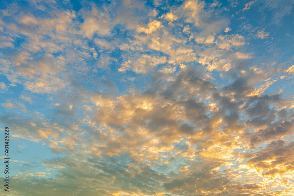 Fototapeta premium Blue and orange sunset sky 