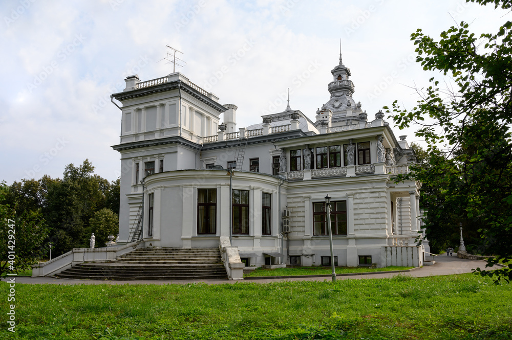 The main house of the estate 