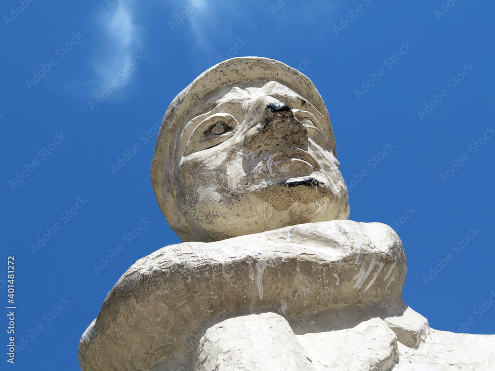 statue of passenger man