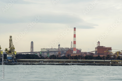 京浜工業地帯にある製鉄工場