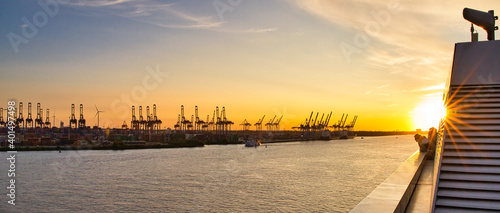 Obraz na płótnie Hamburg Hafen Sonnenuntergang w salonie