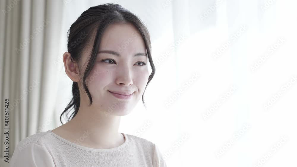 笑顔の女性 笑顔の女性
