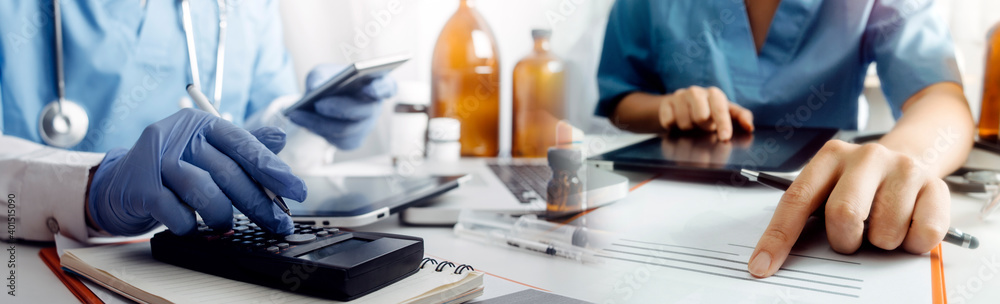 General Medical Services (GMS) and general practitioners (GPs or family physicians). Successful diagrams. Smart doctors make report notes (COVID-19). General Medical Services (GMS) and general practitioners (GPs or family physicians). Successful diagrams. Smart doctors make report notes (COVID-19).