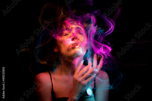 light painting portrait  new art direction  long exposure photo without photoshop  light drawing at long exposure