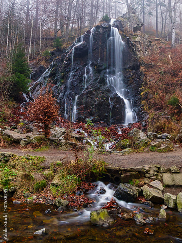 Radau Wasserfall, zwischen Torfhaus und Bad Harzburg im Harz / Bundesland Niedersachsen. Er besitzt eine Fallhöhe von 22 m.