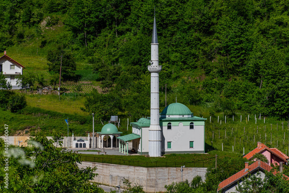 Obraz premium Mosque in the mountains