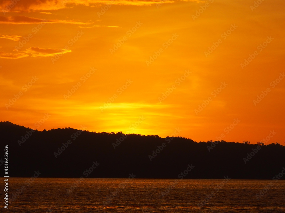 Obraz premium 海の夕暮れ