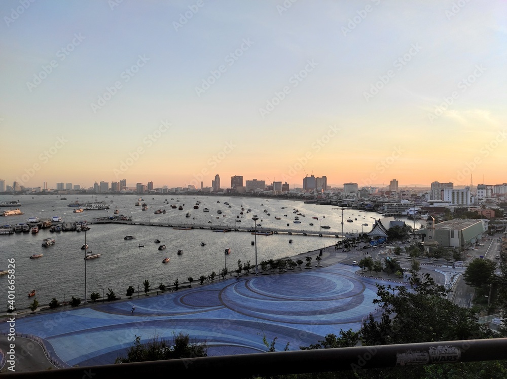 Obraz premium sunset over the river