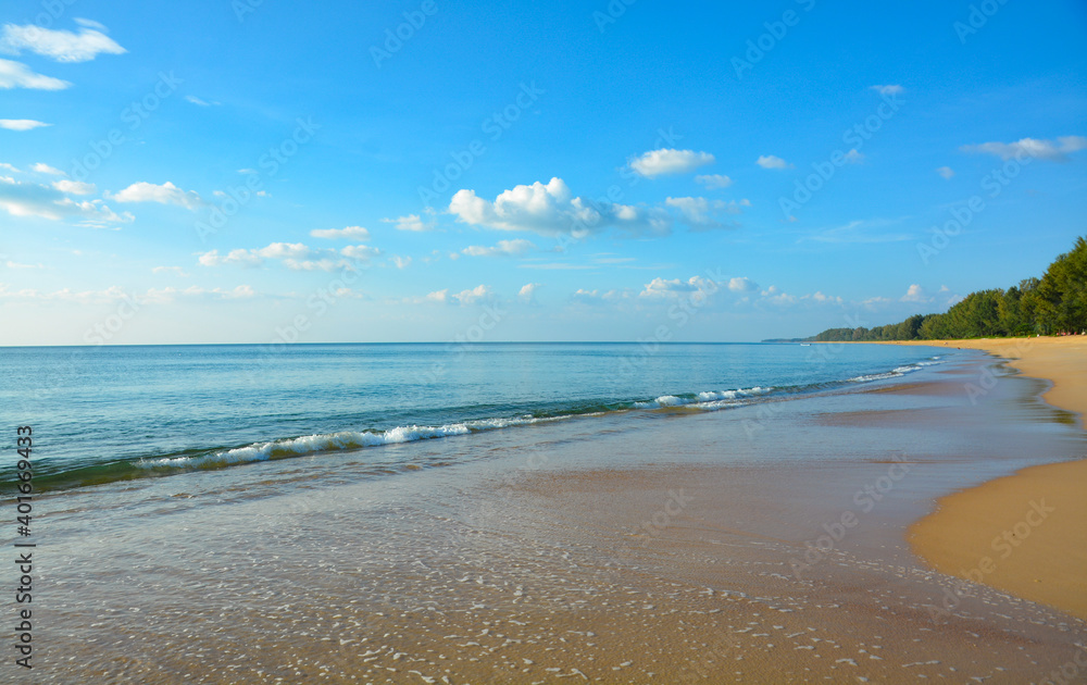 Fototapeta premium Beach and waves in the morning. 