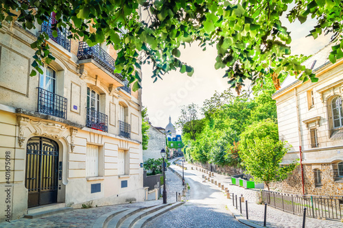 Fototapeta Naklejka Na Ścianę i Meble -  cityscape Mont Matre , Paris, France