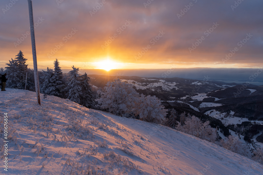 Belchen im Schwarzwald im Winter Sonnenaufgang