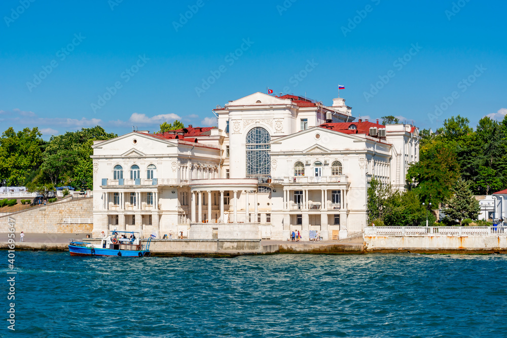 Obraz premium Russian drama theater of Lunacharsky on Sevastopol embankment, Crimea