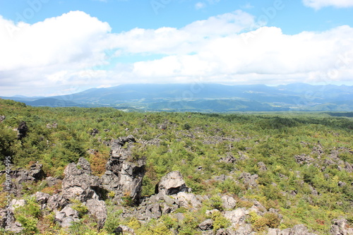 鬼押し出し園。1783年におきた浅間山の噴火の際に流れ出た溶岩でできた景勝地。 © onaka