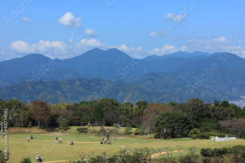 日本平 日本平は、静岡県静岡市駿河区と清水区の境界にある高台で、駿河湾、富士山、伊豆半島などが一望できる