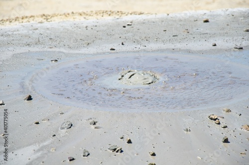 Wulkany błotne w Berce
