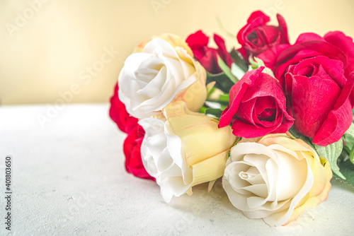  Gift box and roses background