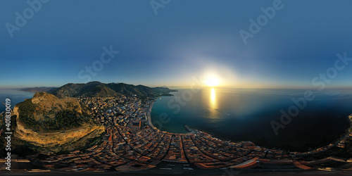 Fototapeta Naklejka Na Ścianę i Meble -  360 degree virtual reality panorama of the typical seaside village of Cefalù in Sicily, Italy.
t