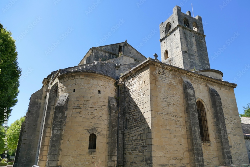 Abside et clocher carré de la cathédrale Notre-Dame-de-Nazareth à Vaison-la-Romaine