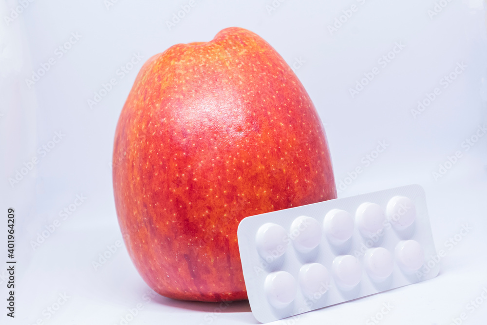 Ein frischer Apfel alternativ zu Vitamintabletten Ein frischer Apfel alternativ zu Vitamintabletten