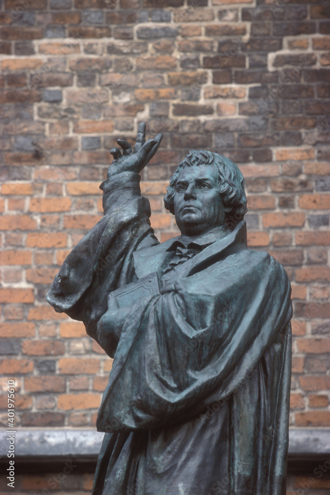 Martin-Luther-Denkmal vor der Marktkirche in Hannover