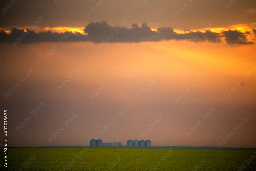 Fototapeta premium Prairie Storm Clouds Sunset