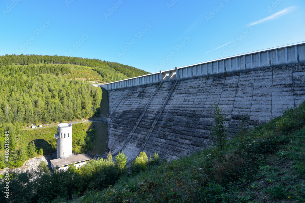 Staumauer der Talsperre Leibis-Lichte bei Unterweißbach / Thüringer Schiefergebirge