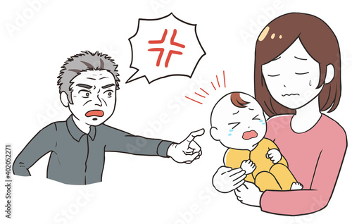 泣く赤ちゃんと母親　クレームを入れる高齢男性
