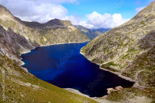 Le lac et barrage du Cap de Long Hautes Pyrénées