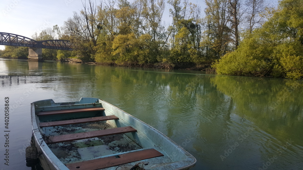 Naklejka premium En barque eau